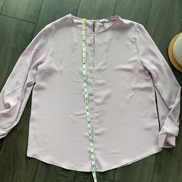 Lavander blouse - Picture 3 of 4